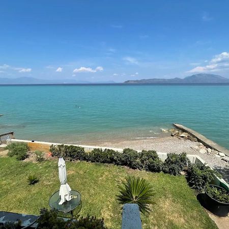 Stunning Beachfront Apartment Stratos Nerantza Екстер'єр фото