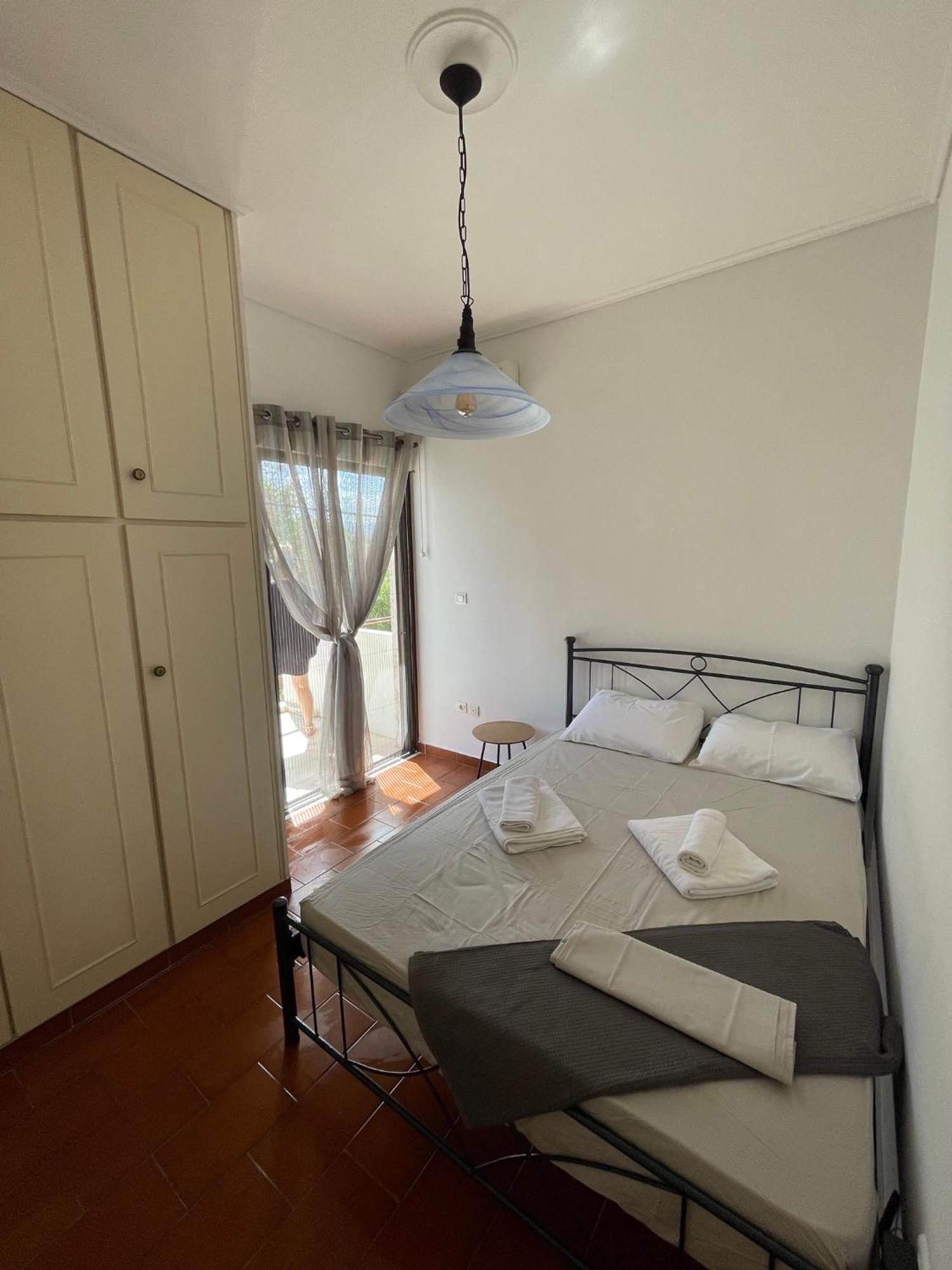 Stunning Beachfront Apartment Stratos Nerantza Екстер'єр фото