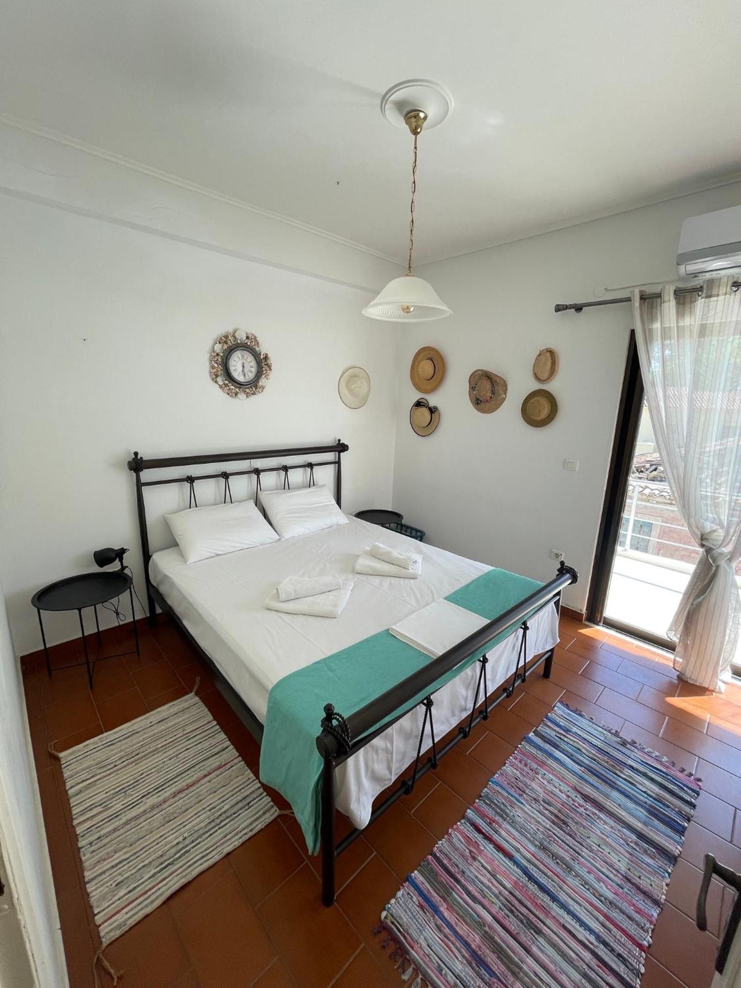 Stunning Beachfront Apartment Stratos Nerantza Екстер'єр фото